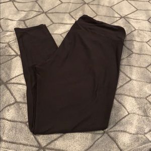 LulaRoe TC solid black leggings